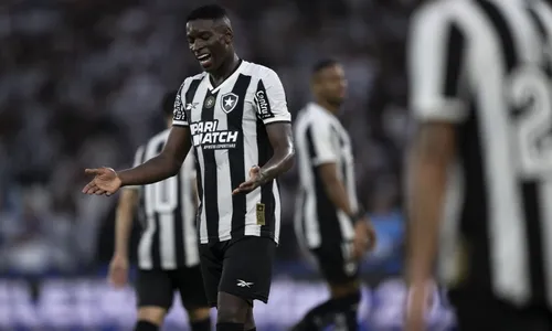 
          Imagem ilustrativa da imagem Botafogo vê chance de título diminuir e Corinthians 'zera' rebaixamento
          