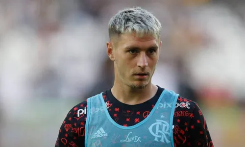 
          Imagem ilustrativa da imagem Braz inocenta Varela após flagra em confusão da torcida do Peñarol
          