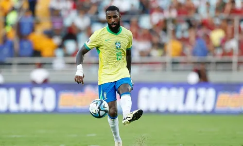 
          Imagem ilustrativa da imagem Bruno Guimarães e Gerson furam fila e formam dupla inesperada na seleção
          