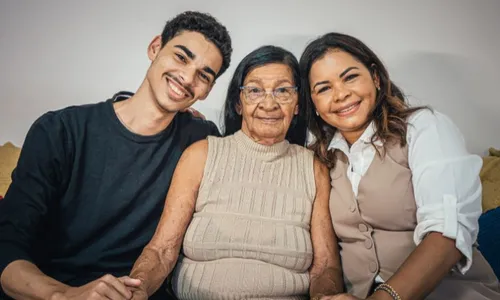 
          Imagem ilustrativa da imagem Cabeleireira pernambucana é única brasileira entre finalistas de concurso em Berlim
          