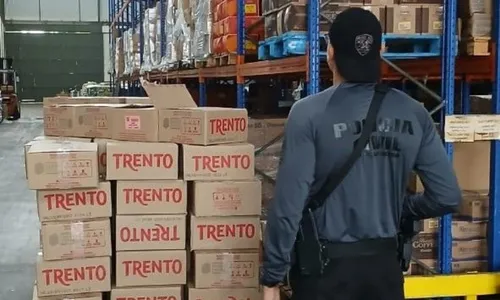 
          Imagem ilustrativa da imagem Carga de doces avaliada em R$ 800 mil roubada no ES é recuperada no RJ
          