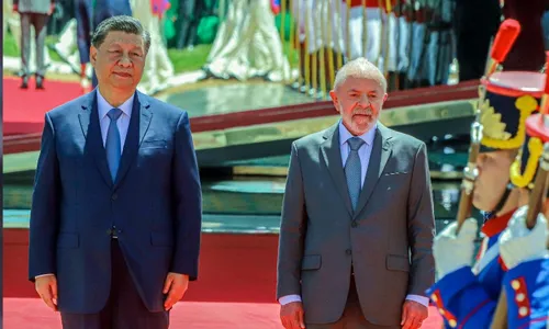 
          Imagem ilustrativa da imagem Chineses vão fornecer internet via satélite ao Brasil
          