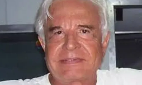 
          Imagem ilustrativa da imagem Cid Moreira deserdou filhos e patrimônio seria de R$ 60 milhões, dizem advogados
          