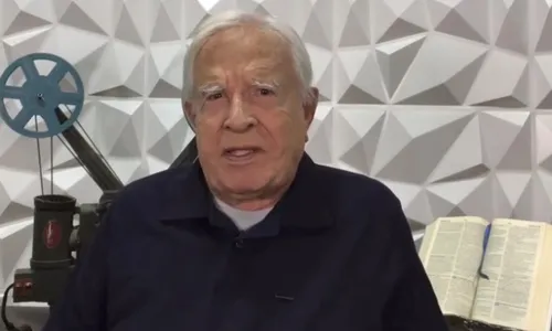 
          Imagem ilustrativa da imagem 'Foi um engano te adotar', escreveu Cid Moreira a filho, deserdado em testamento
          