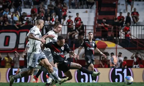 
          Imagem ilustrativa da imagem Com reservas, Atlético-MG é superado em Goiânia pelo lanterna Atlético-GO
          