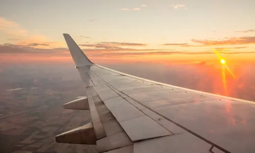 
          Imagem ilustrativa da imagem Companhia aérea se desculpa por exibir filme inapropriado em voo
          