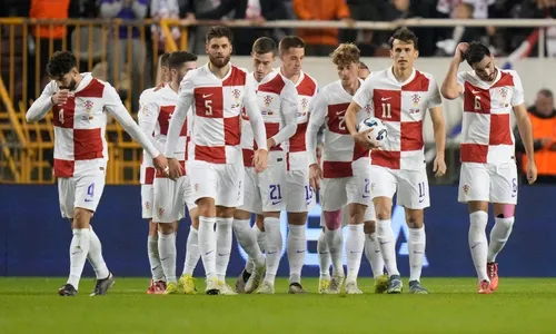 
          Imagem ilustrativa da imagem Croácia busca empate diante de Portugal e avança às quartas da Liga das Nações
          