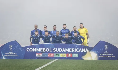 
          Imagem ilustrativa da imagem Cruzeiro e Racing decidem título da Sul-Americana em duelo histórico
          