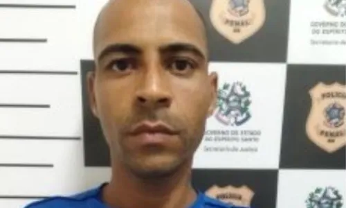 
          Imagem ilustrativa da imagem Detentos fogem durante banho de sol em presídio de Guarapari
          