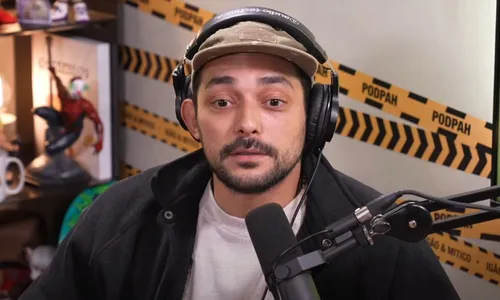 
          Imagem ilustrativa da imagem Eduardo Sterblitch abre o jogo: 'Eu não tenho 100% de certeza de que sou hétero'
          