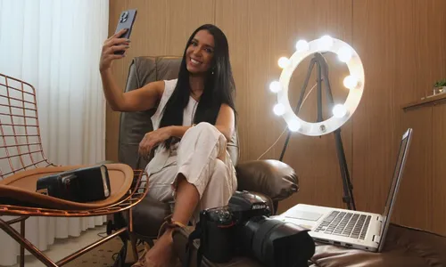 
          Imagem ilustrativa da imagem Eles mudaram de carreira para virar influenciadores
          