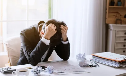 
          Imagem ilustrativa da imagem Empresário cria 'licença por infelicidade' no trabalho. Entenda o benefício
          