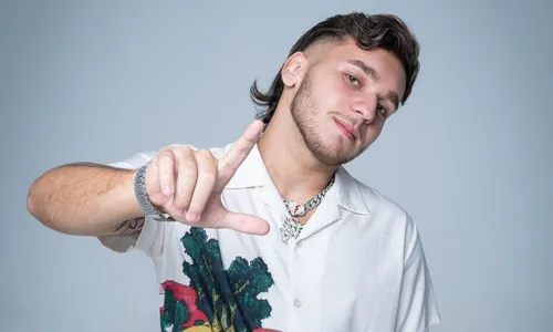 
          Imagem ilustrativa da imagem Encontro de DJs e performance de circo em festa
          