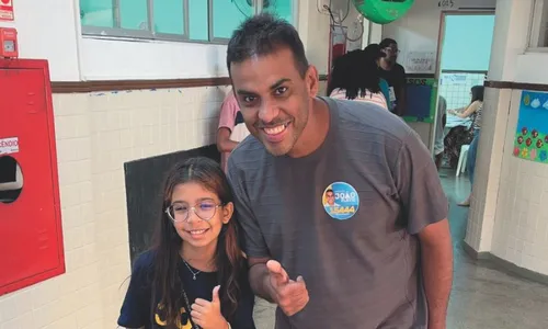 
          Imagem ilustrativa da imagem Estudante de 9 anos ajudou a eleger o pai
          