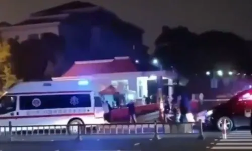 
          Imagem ilustrativa da imagem Estudante mata 8 pessoas a facadas na China e fere ao menos 17
          