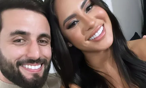 
          Imagem ilustrativa da imagem Ex-BBBs Matteus e Isabelle ficam noivos em Paris: 'Ela disse sim!'
          