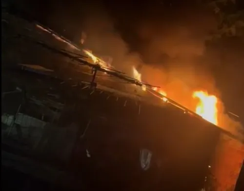 
          Imagem ilustrativa da imagem Explosão de gás de cozinha deixa mulher em estado grave em Coqueiral; COM VÍDEOS
          