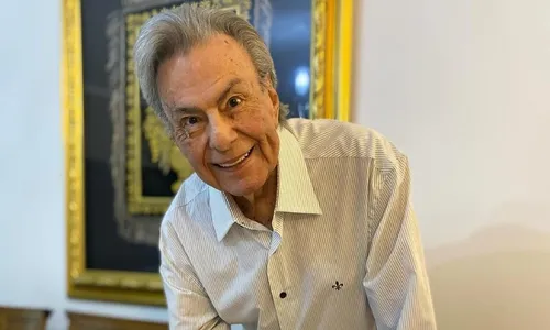 
          Imagem ilustrativa da imagem Família de Agnaldo Rayol publica nota sobre demora no socorro do cantor
          