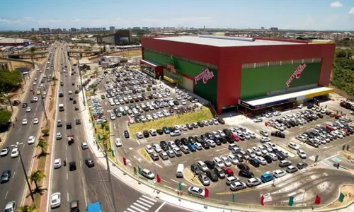 
          Imagem ilustrativa da imagem Ferreira Costa está com vagas abertas sazonais e todas podem ser estendidas a PCD
          