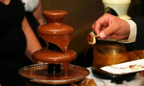 
          Imagem ilustrativa da imagem Festival com concurso e “tombo do chocolate” em Linhares
          