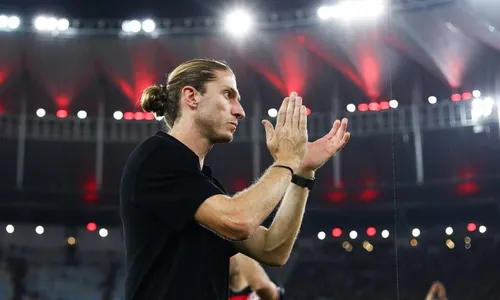 
          Imagem ilustrativa da imagem Filipe Luís elogia o Flamengo: 'Vi meus companheiros correndo por mim'
          