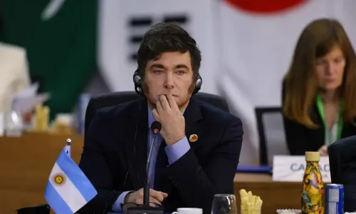 
          Imagem ilustrativa da imagem Juíza federal recebe primeira denúncia contra Milei sobre escândalo de criptomoeda
          