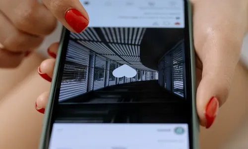 
          Imagem ilustrativa da imagem Geração Z é mais afetada por 'falta de likes' nas redes sociais, aponta pesquisa
          