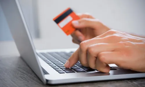 
          Imagem ilustrativa da imagem Golpes digitais dão prejuízo a 2 mil consumidores todo dia no ES
          