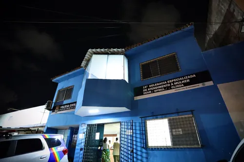 
          Imagem ilustrativa da imagem Governo diz que feminicídios caíram 72,7% em Pernambuco no mês de setembro
          