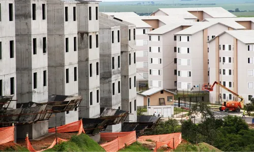 
          Imagem ilustrativa da imagem Governo prevê construção de mais 150 mil moradias populares em 2025
          