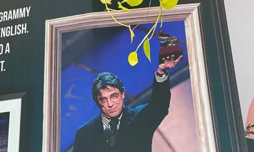 
          Imagem ilustrativa da imagem Grammy Latino erra nome de Ivan Lins e filho cobra respeito
          