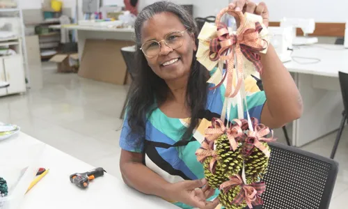 
          Imagem ilustrativa da imagem Guirlandas de Natal para enfeitar a casa
          