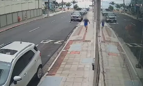 
          Imagem ilustrativa da imagem Idosa é vítima de bala perdida após assalto na orla da Praia da Costa
          