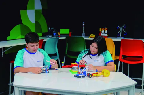 
          Imagem ilustrativa da imagem Inteligência artificial muda  rotina dos professores
          