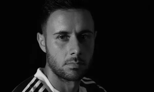 
          Imagem ilustrativa da imagem Família confirma que jogador do Panathinaikos morreu afogado em piscina
          