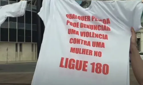
          Imagem ilustrativa da imagem Uma média de 149 mulheres sofrem violência doméstica por dia em Pernambuco
          