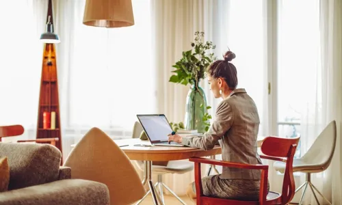 
          Imagem ilustrativa da imagem Limite no home office para 10 mil servidores no Espírito Santo
          