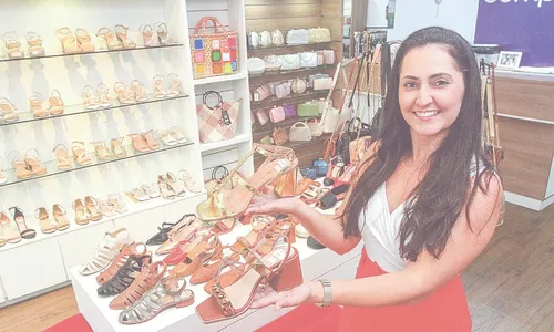 
          Imagem ilustrativa da imagem Lojas vão abrir no feriado com promoções
          