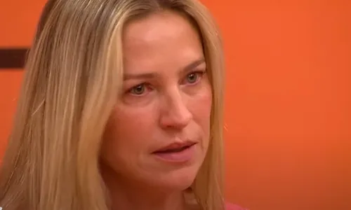 
          Imagem ilustrativa da imagem Luana Piovani chora ao relembrar violência doméstica: 'sociedade me espezinhou'
          