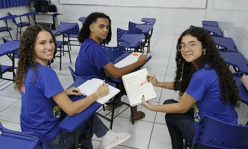 
          Imagem ilustrativa da imagem Mais de 17 mil disputam vaga no Ifes neste domingo. Veja como se preparar
          