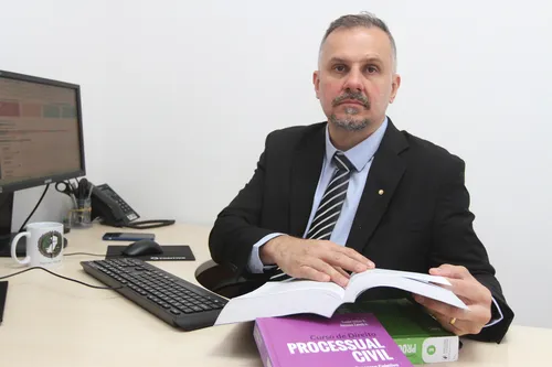 
          Imagem ilustrativa da imagem Mais de 600 mil no ES têm contas atrasadas com financeiras
          