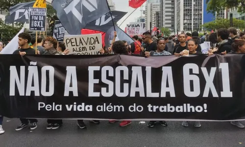 
          Imagem ilustrativa da imagem Manifestantes vão às ruas pelo fim da escala de trabalho 6x1
          