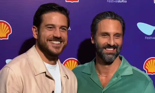 
          Imagem ilustrativa da imagem Marco Pigossi detalha o pedido de casamento feito pelo marido: 'História de amor'
          