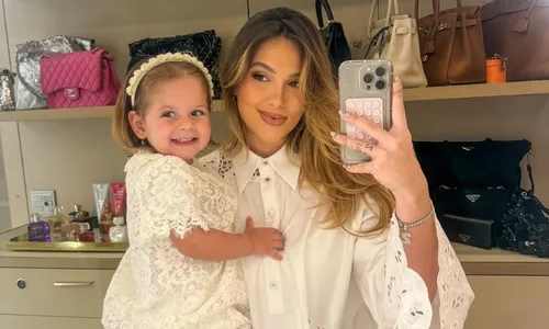 
          Imagem ilustrativa da imagem Maria Flor completa 2 anos e Virginia Fonseca compartilha ensaio fofo da menina
          