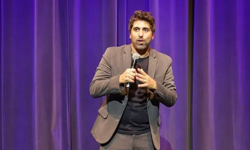 
          Imagem ilustrativa da imagem “Me tornei mágico profissional aos 12, o mais jovem”, conta Gabriel Louchard
          