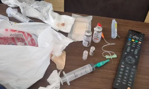 
          Imagem ilustrativa da imagem Médico é preso suspeito de matar esposa com sorvete envenenado e injeção nos pés
          