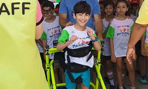 
          Imagem ilustrativa da imagem Menino com paralisia vence mais um desafio
          