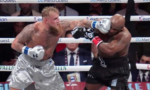 
          Imagem ilustrativa da imagem Mike Tyson revela problema de saúde após derrota para Jake Paul: 'Quase morri'
          