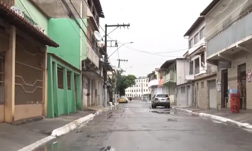 
          Imagem ilustrativa da imagem Mulher leva tiro na cabeça e só descobre ao chegar em hospital na Serra
          