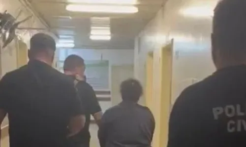 
          Imagem ilustrativa da imagem Mulher mata grávida de nove meses e realiza cesárea para tentar roubar bebê
          